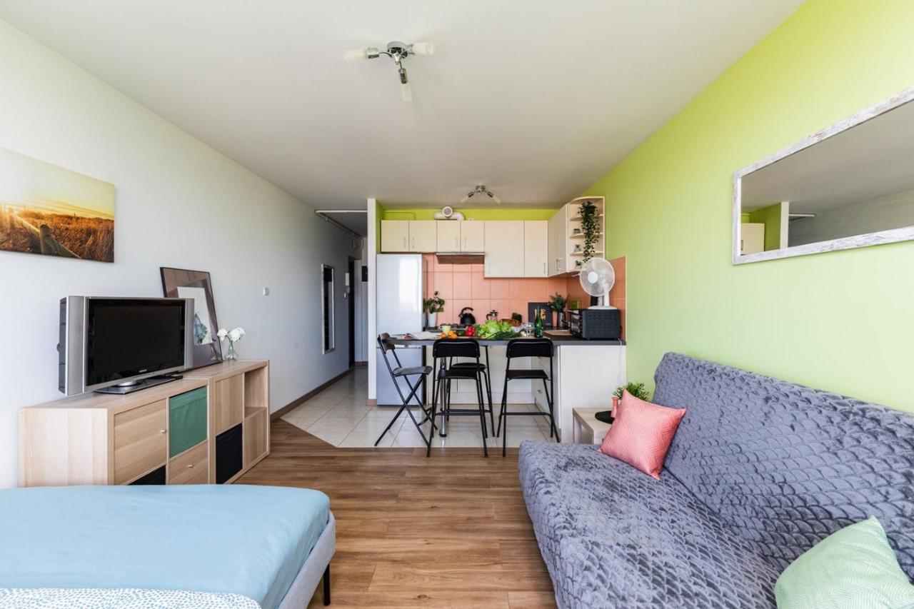 Superapart Saska 48A, Sleek 6Th-Floor Studio With Balcony & Elevator Access Warsaw Luaran gambar